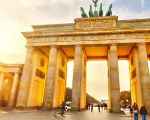 Warnemuende Shore Excursion: Private Berlin Tour